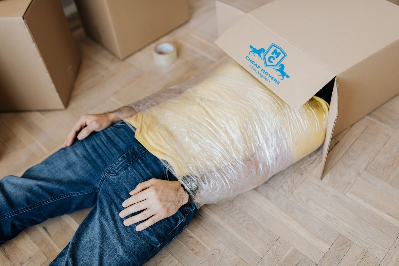 How to move with no money saved?