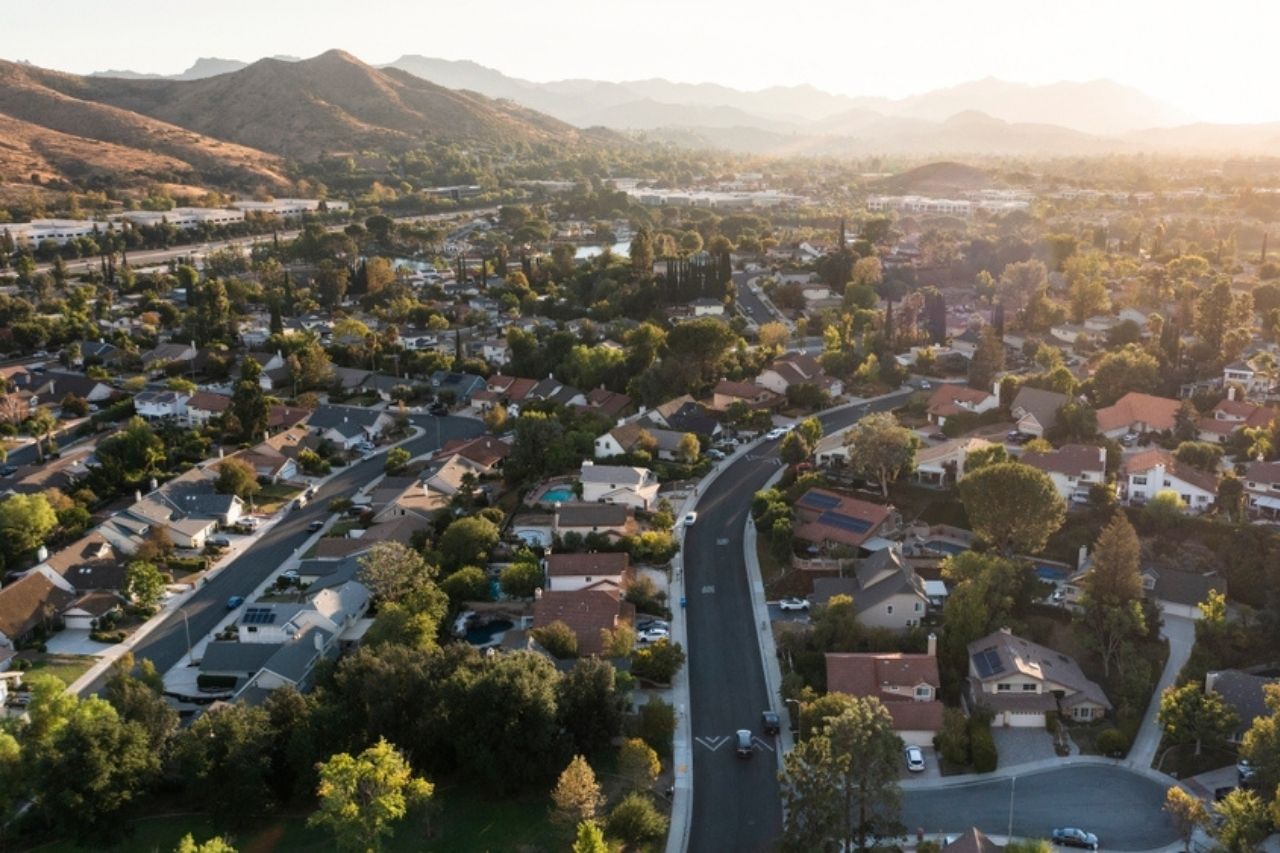 Best Neighborhoods in LA to Hire a Cheap Mover LA