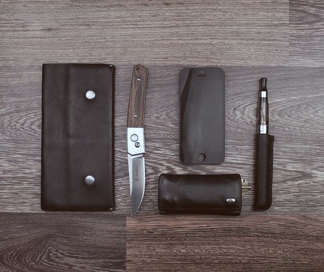 How to Pack Knives for Moving: Tips and Tricks
