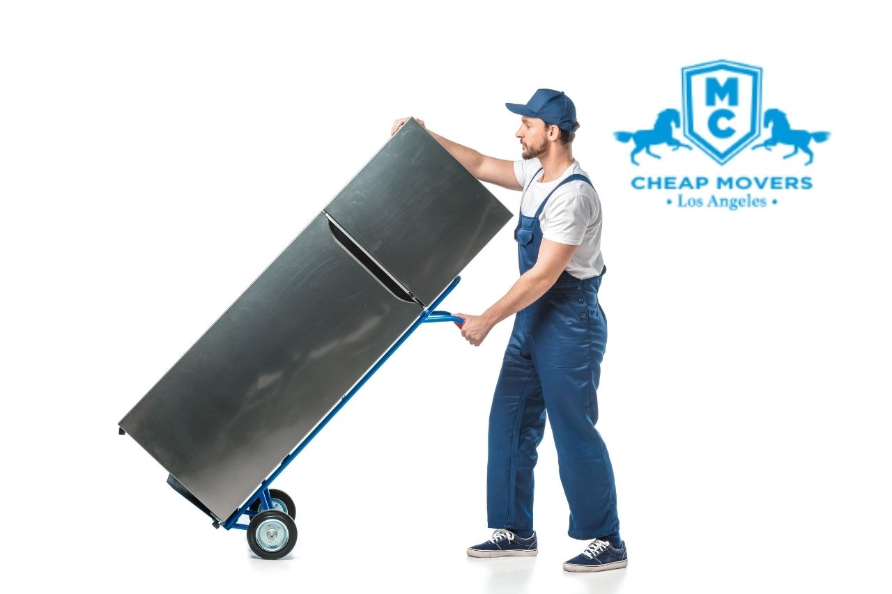 How to move a freezer? 4 Steps