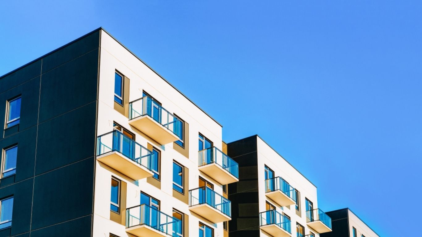 Guide to Getting a Couch into a Second-Floor Apartment: Tips for a Successful Move