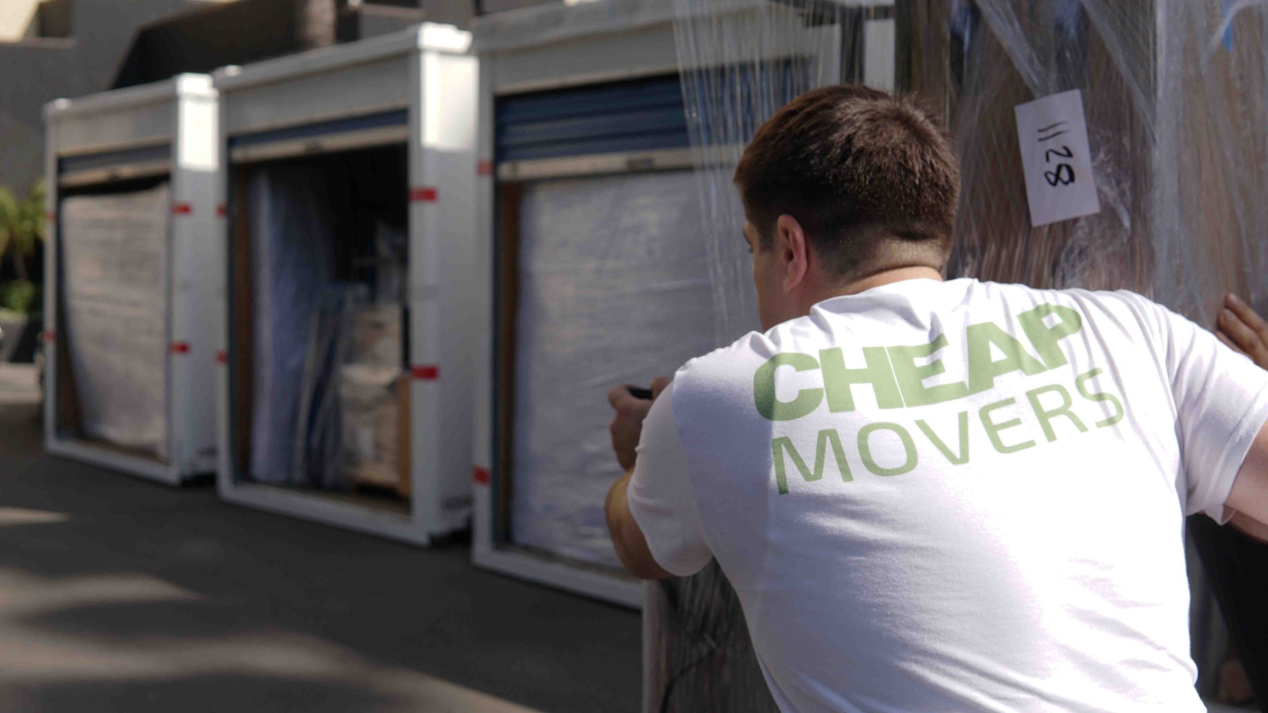  Navigating the Vibrancy of West Hollywood: A Seamless Move with Cheap Movers Los Angeles